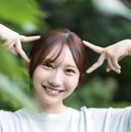 日向坂46藤嶌果歩「BOMB」表紙で待望の初登場・ショーパン姿でまったり 石塚瑶季が裏表紙務める【独占カットあり】 画像