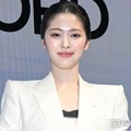 ITZYリュジン、ホワイトスーツの抜群スタイル 来日でワールドツアー終えた心境語る【TOM FORD BEAUTY】 画像
