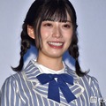 元日向坂46東村芽依、美脚際立つワンショル×ミニスカコーデに絶賛の声「透明感レベチ」「ちらっと見える肩のラインが綺麗すぎる」 画像