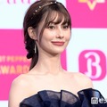 ダレノガレ明美、ミニスカートから美脚輝く「異次元のスタイルですね」「目の保養です」と反響 画像