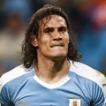 これは反則…カバーニ、日本代表を青ざめさせた左足「鬼ロング」を見たか