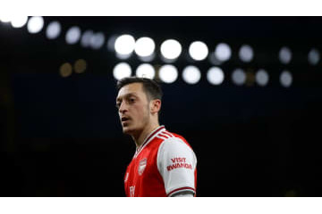 アーセナル、3選手が給与削減を拒否　年俸24億円のエジルも 画像