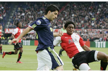 若きスアレス、ライバルを破った「弾丸ミドル」がこれ 画像