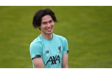 南野も髪のびる！フィルミーノは「イメチェン」でこんな姿に 画像