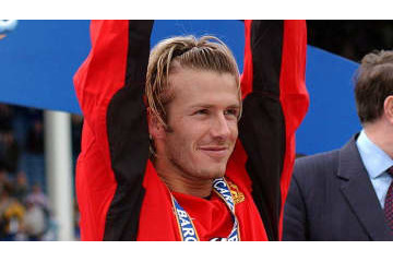 ベッカムの「鬼曲がり逆ポストフリーキック」を改めて拝む 画像