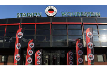 ファンペルシーの古巣、スタジアム改修案の「客席の上にマンション」がすげぇ 画像