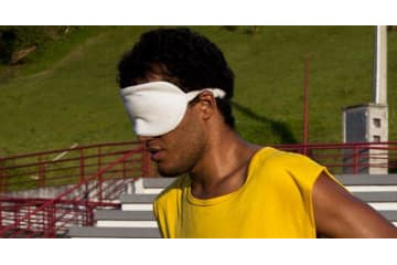 驚愕の「見えない3人抜きゴール」！ブラインドサッカーでの超絶テク 画像