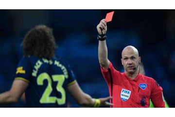 「D・ルイスとの契約延長、冗談だろ？」アーセナルOBプティがバッサリ 画像