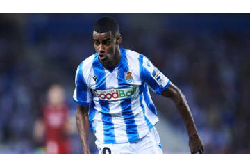 イブラヒモヴィッチとマジそっくり！大器イサクの「変態ボレー」が半端ない 画像