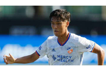 久保は建英だけじゃない！久保裕也が見せた「絶妙股抜き＋飛び出しシュート」がこれ 画像