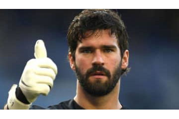 アリソン、なんとヒゲを剃る 画像