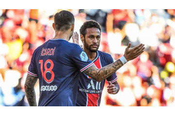 イカルディ、まさかのGK転向！？ネイマールを止めた「鬼セーブ」がこれ 画像