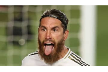 セルヒオ・ラモス、スペイン代表でFW化！？「鬼ボレー」がこちら 画像