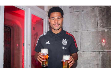 ニャブリ、7番に変更！「バイエルン伝説の7番たち」映像がいい 画像