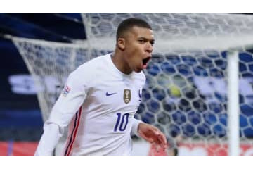 エムバペ、フランス代表で圧巻ゴール！「角度なしシュート」を見よ 画像