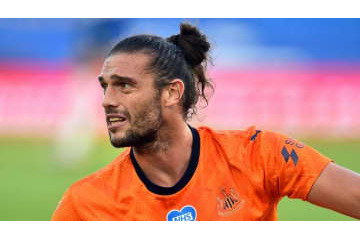 アンディ・キャロル、雑な無断駐車して「クソ成金野郎」と貼り紙される 画像