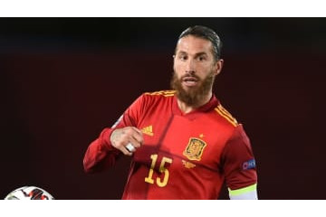 セルヒオ・ラモス、代表戦でやった「華麗なるお洒落守備」がこれ 画像