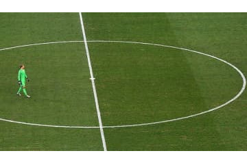 これで試合すんの？「雑すぎるセンターサークル」が話題 画像