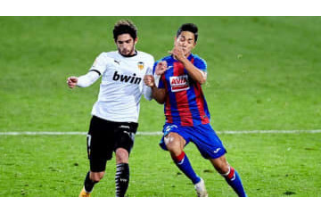 乾＆武藤も見た！「弾丸シュートvs衝撃片手セーブ」 画像