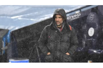 グアルディオラ監督が着ていたグレーのパーカーが秘かな話題に 画像