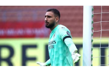 なにがあった…ミランGKドンナルンマ、ベンチで一発レッド！兄もイエローの珍事 画像