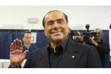 元ミラン会長ベルルスコーニ、心臓病で入院 画像