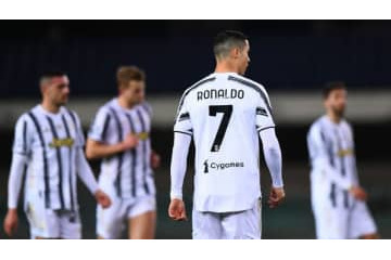 「黒人は白人の3倍も警官に殺されてる」 ユーヴェ、人種差別撤廃の背番号を着用 画像