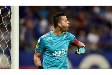 “生ける伝説”40歳GK、ダービー前の「魂のスピーチ」がすごい 画像