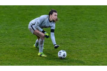 無礼！？女子代表GK、8-0で勝っていた試合でなんと「MF起用」される 画像