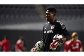 浦和GK鈴木彩艶の最大の良さは「体重」！？ その理由がおもしろい 画像