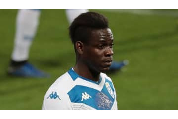 バロテッリ、「フリーの大物FWみんな来い」系トルコのクラブ移籍へ 画像