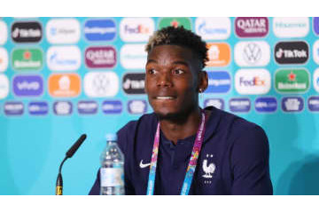 ロナウドに続き…ポグバもEURO大会スポンサーのハイネケンを“どける” 画像