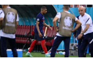 エムバペ、EURO2020で戦犯に…守護神ロリスは「全員のせい」と擁護する 画像