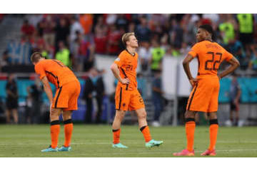 手の平返し！ 「EURO敗退のオランダはひどい」 ファンデルファールトが斬る 画像