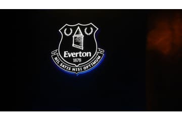 児童性的虐待で逮捕…エヴァートン選手、CM広告が全撤去される 画像