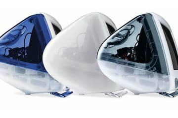 英国クラブ、世界初“透明ユニフォーム”を発表！「玉を見ろ」メッセージも 画像