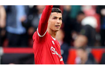 36歳ロナウド、ユナイテッド復帰戦で2ゴール！スタンドの母親は泣く 画像