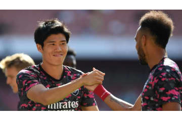 冨安「アーセナルでFWやってもいい(笑)」と発言！岩渕真奈との話でも笑う 画像