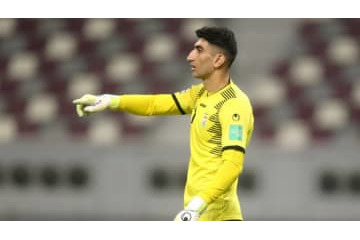 飛距離がおかしい！世界最強肩のイランGKがやった「最新爆裂スロー」がこれ 画像