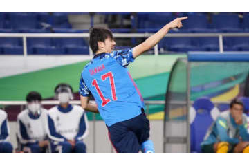 初スタメンで初ゴール！田中碧、「多分クリアしない」予測的中だった 画像