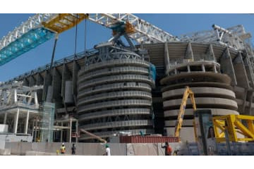 これが新しいベルナベウだ！レアル本拠地の「ピッチ格納システム」がすげぇ 画像