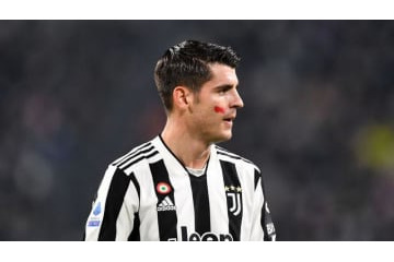 モラタの1歳息子、早くもドリブルする 画像