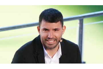 引退のアグエロ、釣りをする 画像