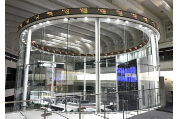 東証大幅続落、終値は461円安 画像