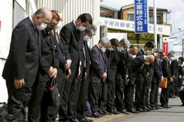 尼崎脱線事故、3年ぶり慰霊式 画像