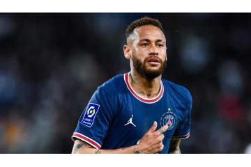 ネイマール、荒ぶる！なんと5試合連続イエローカードを貰う 画像
