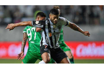 フッキ、「股間キック」で最大12試合出場停止か 画像