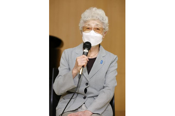 横田早紀江さん、亡き夫しのぶ 画像