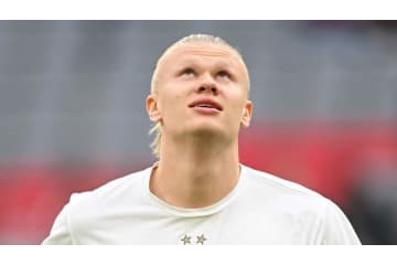 怪物ハーランド、利き足ではない右足でシュートするとこうなる 画像