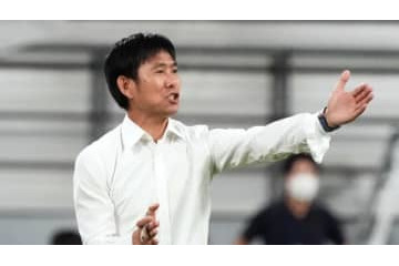 日本代表の森保監督、試合直後の選手に説法！？中国メディアも注目 画像